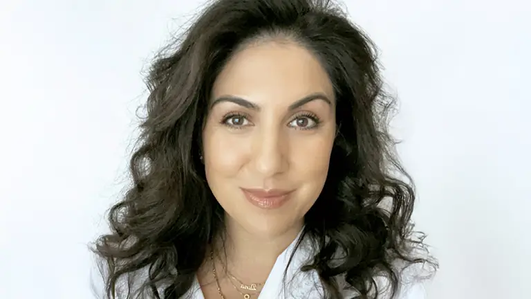 Dena Tahmasebi (BA 2004)